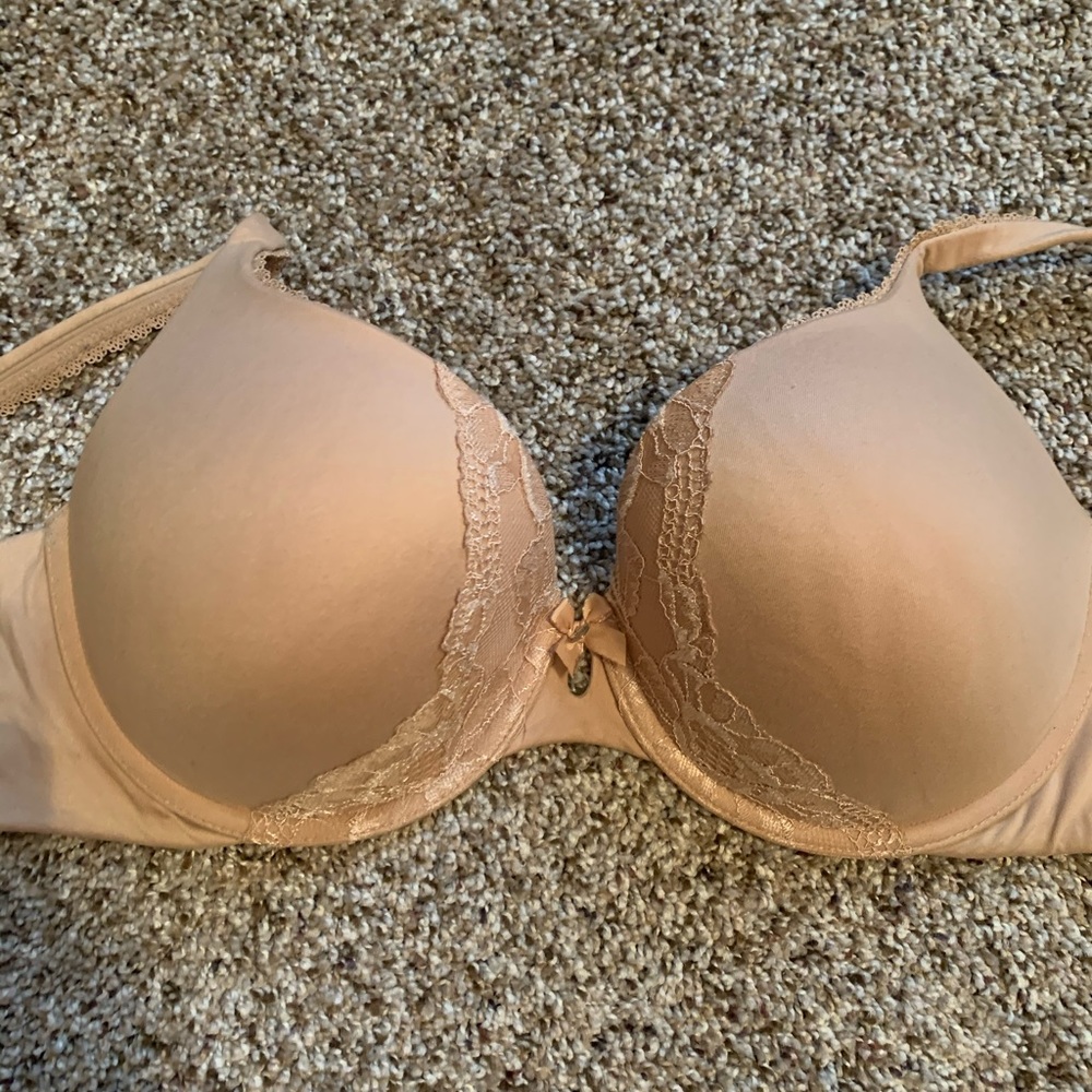 Body by Victoria Secret (38C)